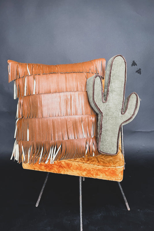 FRINGE FLAIR * SADDLE